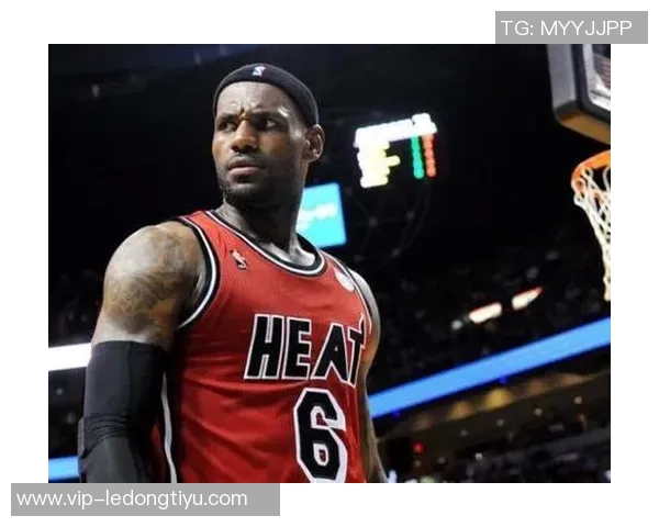 追梦之路：詹姆斯如何与球场废物划清界限与搭档的幽默故事